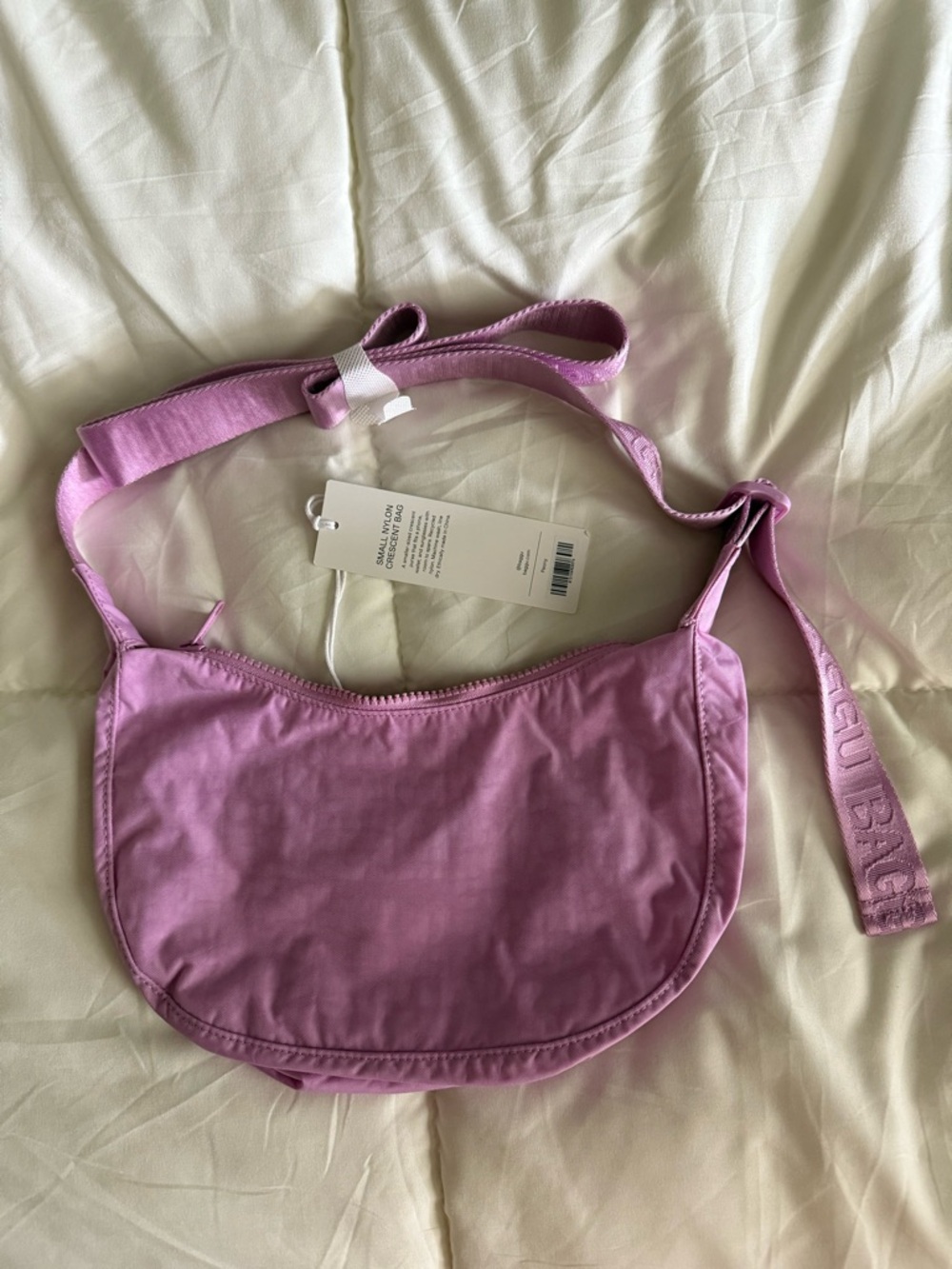 BAGGU Peony Crescent Bag - Picture 3 of 3